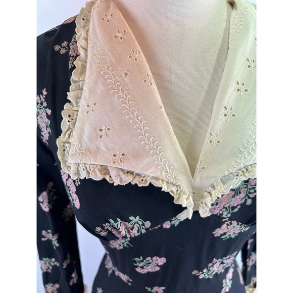 Vintage 70s Black Floral Collared along Sleeve Maxi Dress - Picture 3 of 9